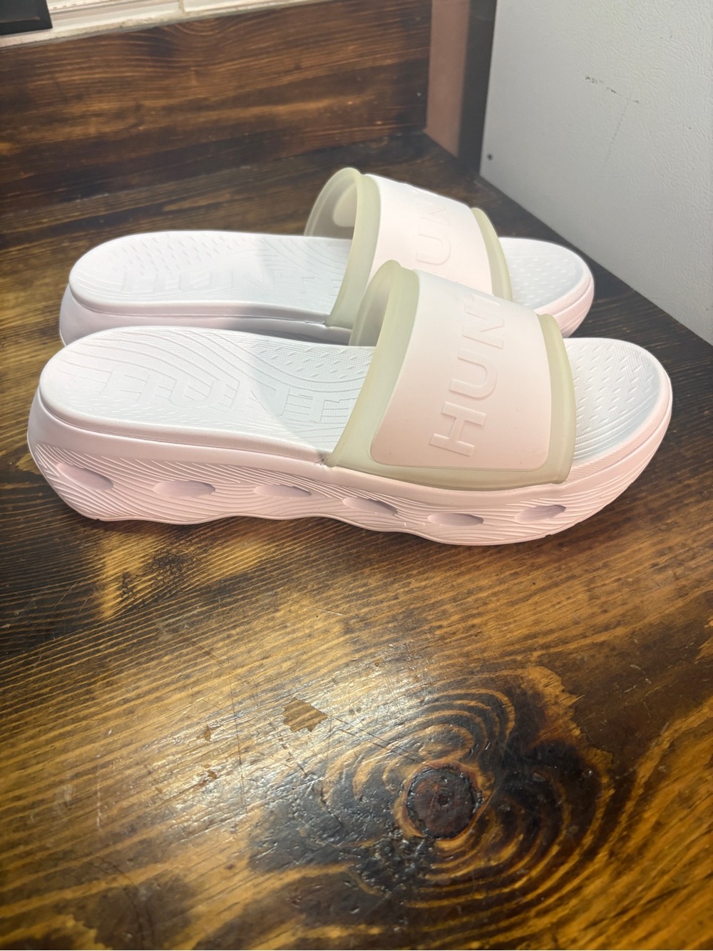 Hunter white slide sandals size 10